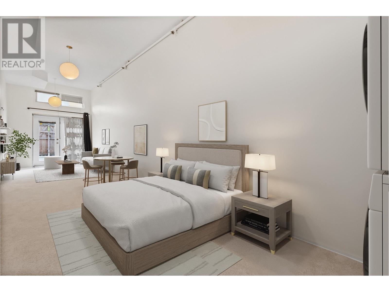 B9 238 E 10TH AVENUE|Vancouver, British Columbia V5T1Z5