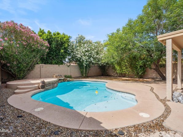 2323 W Hunter Ct, Phoenix, AZ 85085
