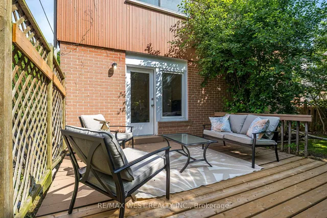 Additional image 27 of 57 Bledlow Manor Dr