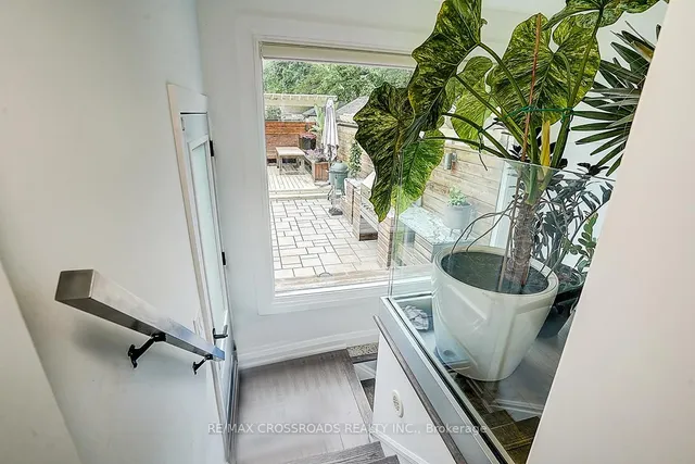 Additional image 32 of 28 Chisholm Ave