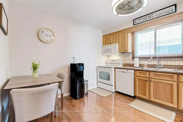 Additional image 19 of 302 Highridge Ave