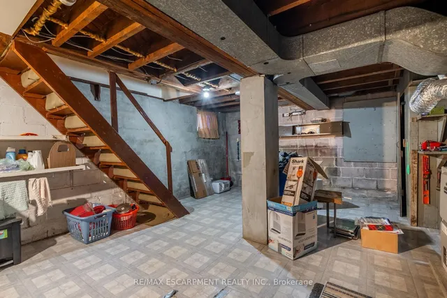 Additional image 32 of 204 Emerald St