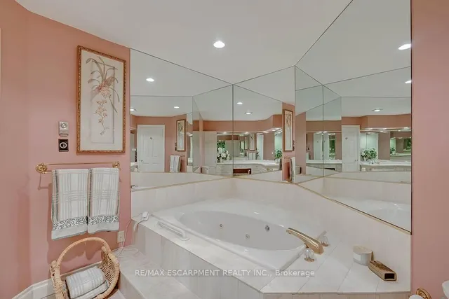 Additional image 28 of 2220 Lakeshore Rd Unit 23