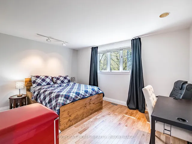 Additional image 30 of 774 Old Dundas Rd