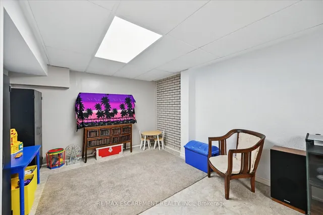 Additional image 29 of 1280 Consort Cres