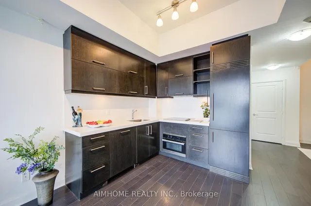 Additional image 18 of 1080 Bay St Unit 4704