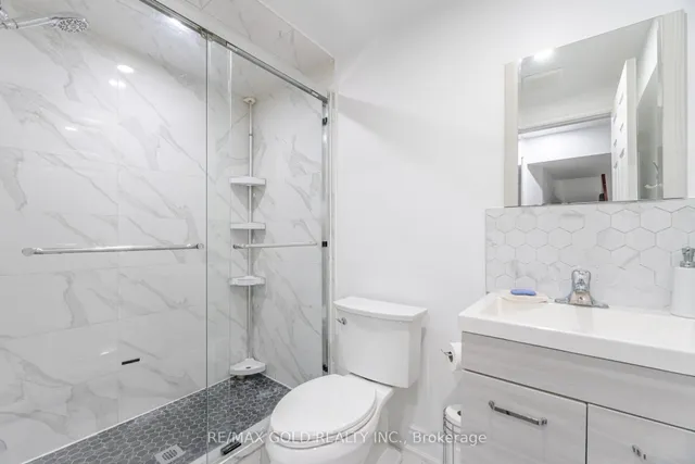 Additional image 21 of 29 Skylar Circ