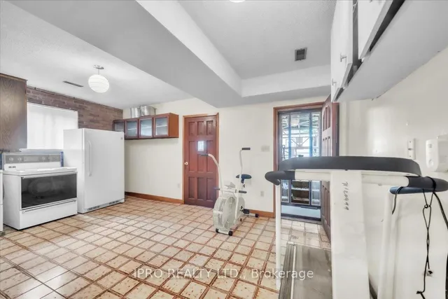 Additional image 16 of 562 harvie Ave