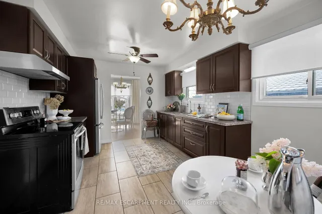 Additional image 20 of 567 QUEEN VICTORIA Dr