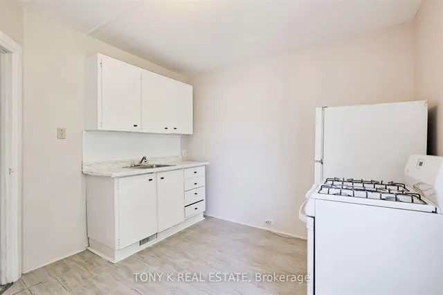 Additional image 9 of 1058 Woodbine Ave