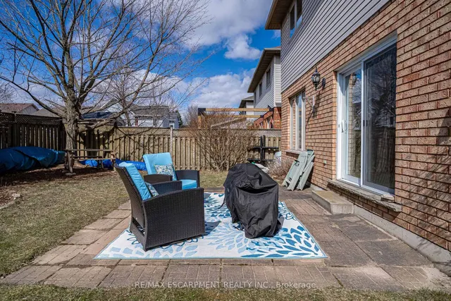 Additional image 46 of 70 Bridgeport Cres