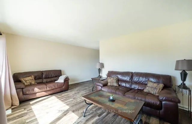 Additional image 9 of 10 Esquire Pl