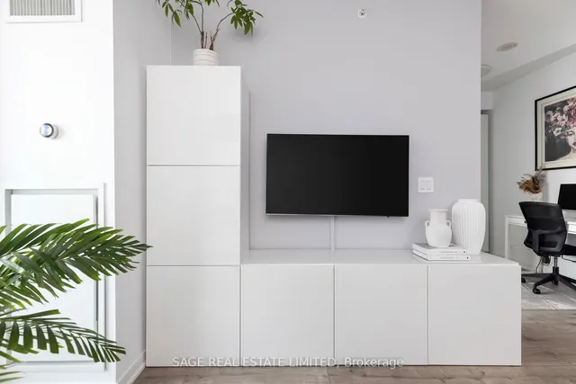 Additional image 5 of 150 East Liberty St Unit 1601