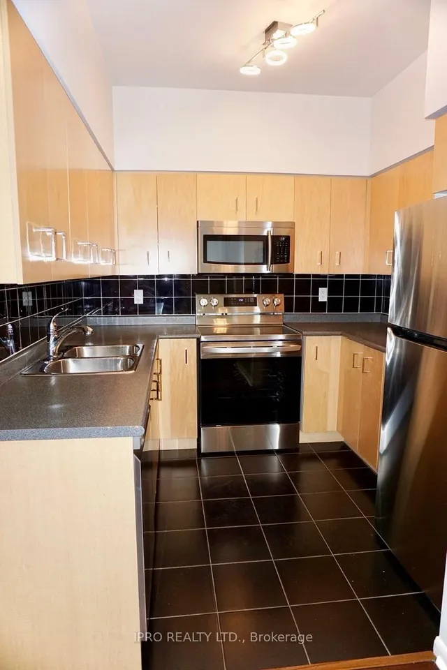 Additional image 21 of 219 FORT YORK Blvd Unit 811