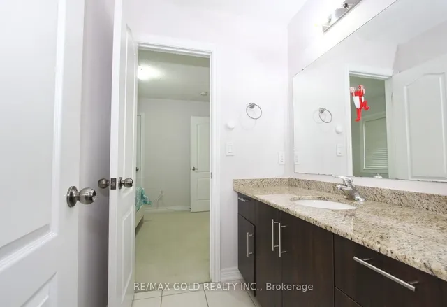 Additional image 30 of 14 Lisson Cres