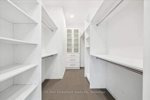 Additional image 38 of 39 Sunrow Gate