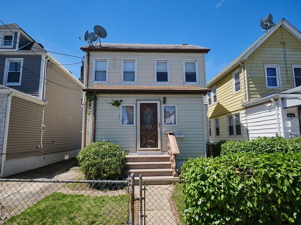 9062 204th St, Jamaica, NY 11423