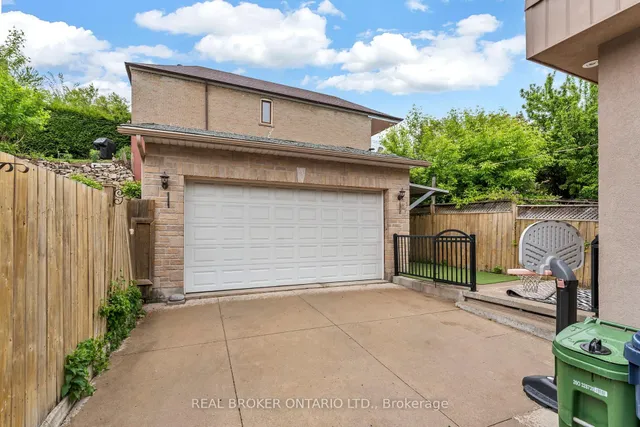 Additional image 36 of 20 Dunraven Dr