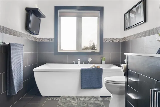 Additional image 39 of 340 Old Mud St