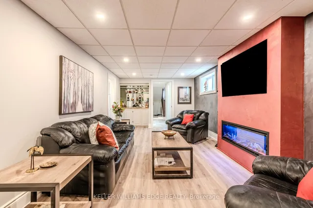 Additional image 36 of 1471 Paddington Crt