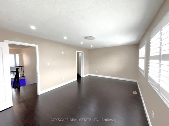 Additional image 16 of 19 Bottlebrush Dr