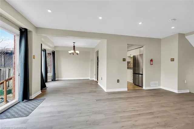 Additional image 19 of 1198 Upper Wentworth St