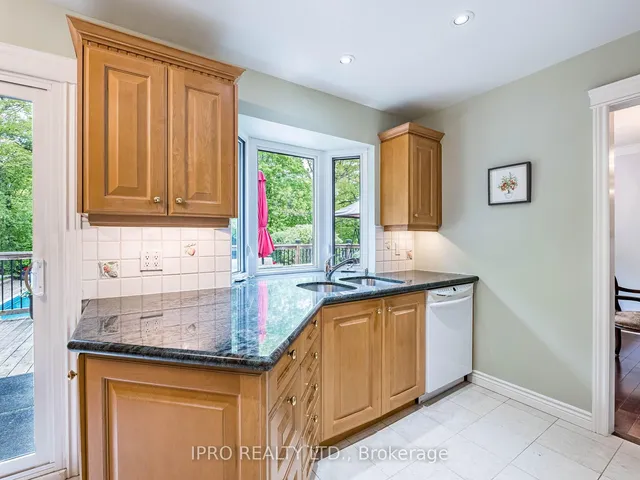 Additional image 16 of 1288 Lakeview Dr