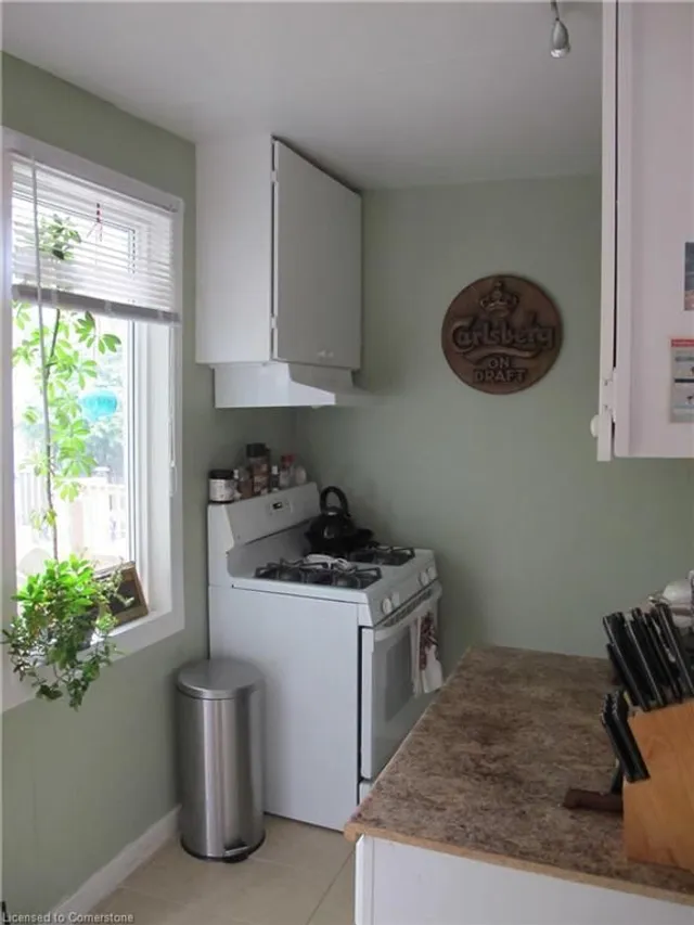 Additional image 20 of 37 Dundas St