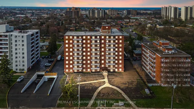 851 Queenston Rd Unit 105