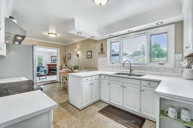 Additional image 12 of 3044 Woodward Ave