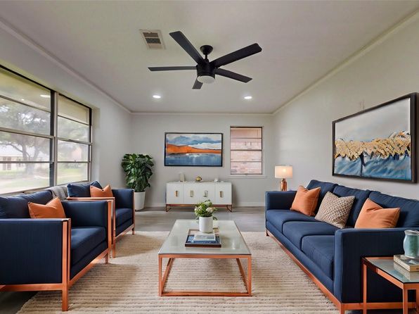 210 Outlook Dr, Houston, TX 77034