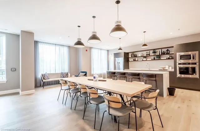 Additional image 43 of 121 #8 Hwy Unit 106