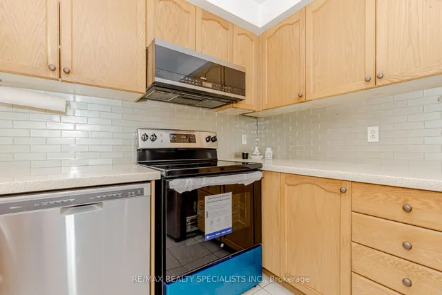 Additional image 14 of 1242 Mowat Lane