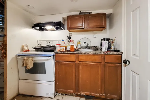 Additional image 26 of 63 Paisley Ave