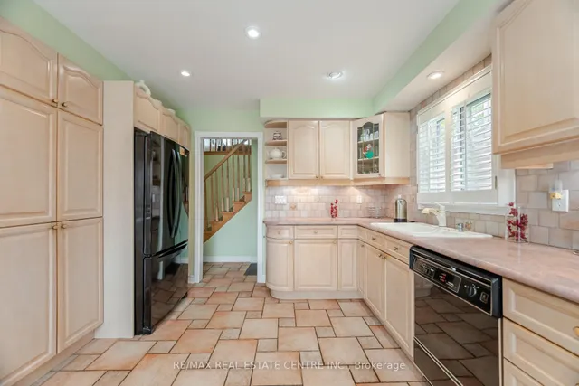 Additional image 19 of 5246 Palomar Cres