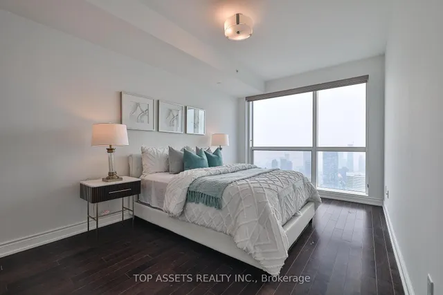 Additional image 35 of 388 Yonge St Unit 6609