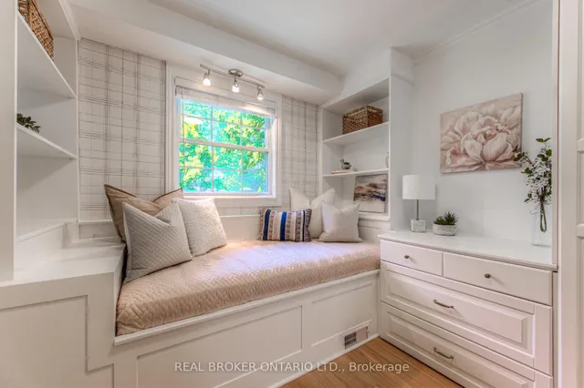 Additional image 22 of 976 Filmandale Rd