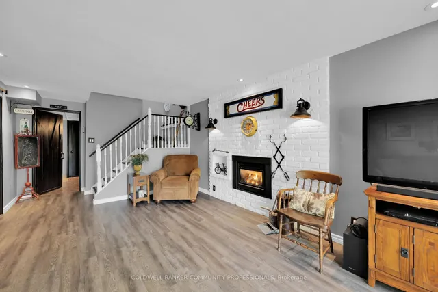 Additional image 27 of 44 Vesper Crt