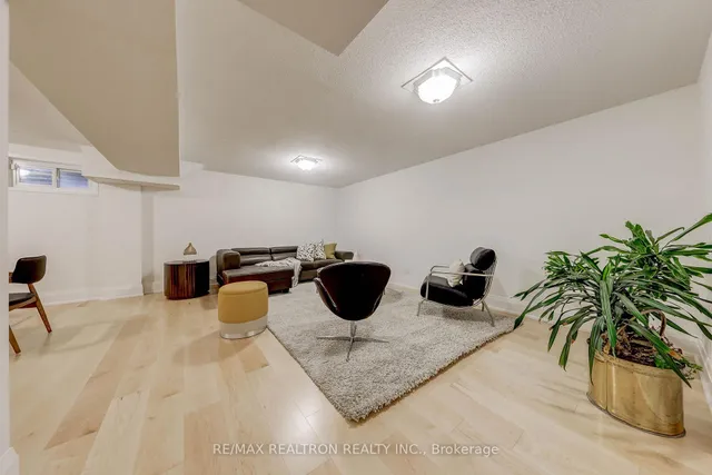 Additional image 21 of 14 Anvil Millway