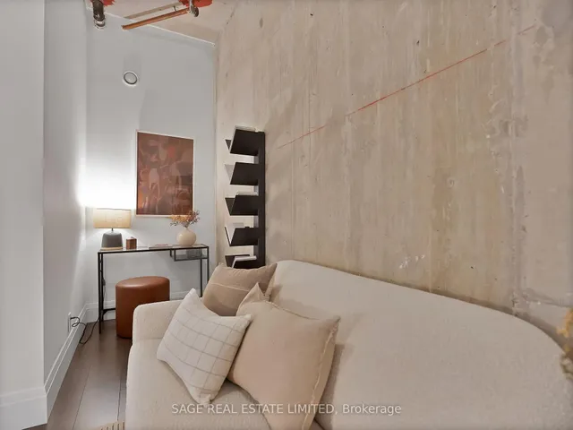 Additional image 39 of 955 Queen St Unit 301