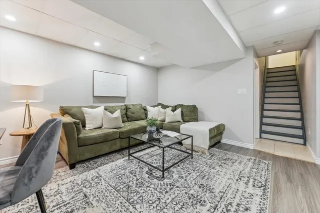 Additional image 27 of 789 Irving Terr