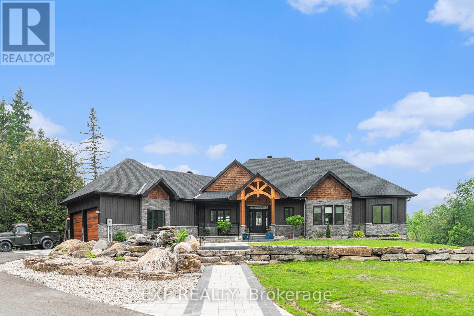 21 CONSTANCE LAKE ROAD|Ottawa, Ontario K2K1X7