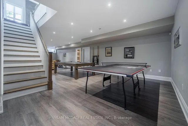 Primary image of 2163 Deyncourt Dr