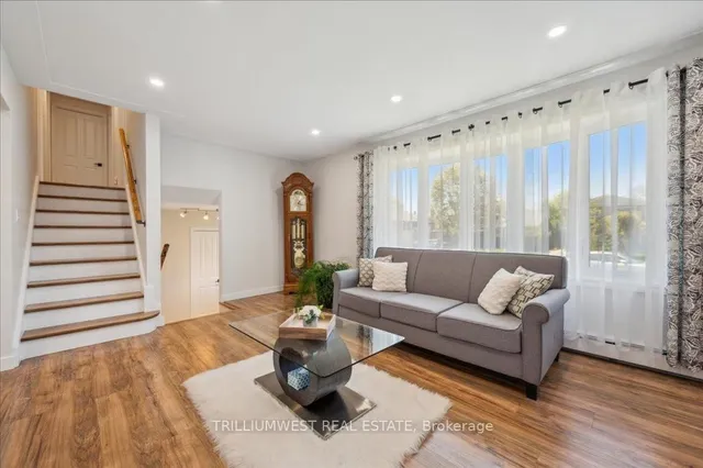 Additional image 8 of 76 Lower Canada Cres