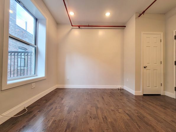 184 Nagle Ave #5L, New York, NY 10034