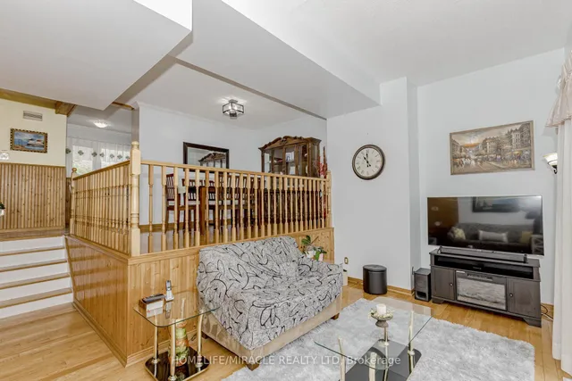 Additional image 8 of 400 Bloor St Unit 8