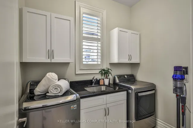 Additional image 18 of 220 MOORLAND Cres