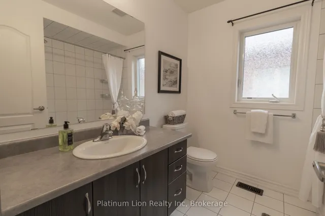 Additional image 23 of 1545 Chretien St