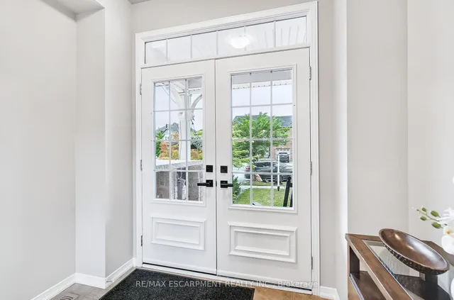 Additional image 4 of 71 CATHEDRAL Crt