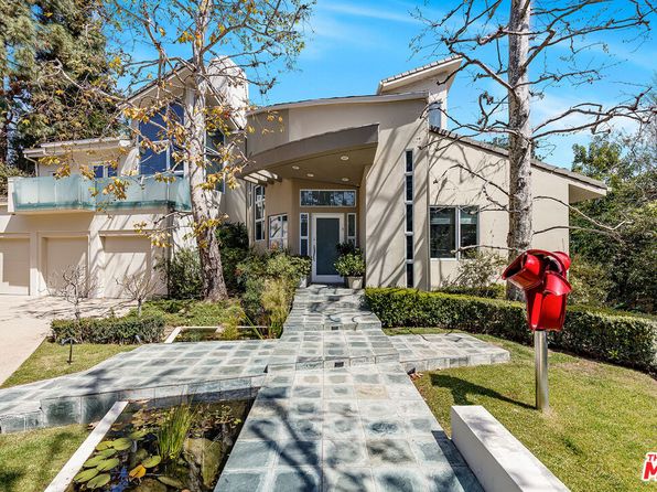 222 Avondale Ave, Los Angeles, CA 90049